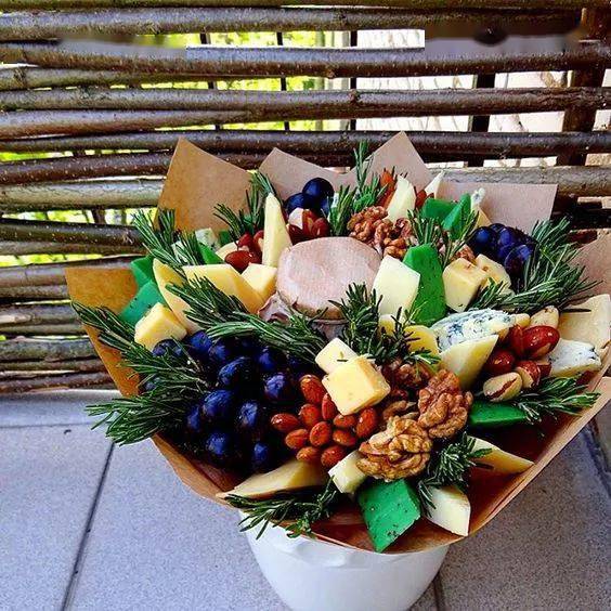 情人節男友送花指南 提前通知禮品花卉銷售，輕松表達愛意